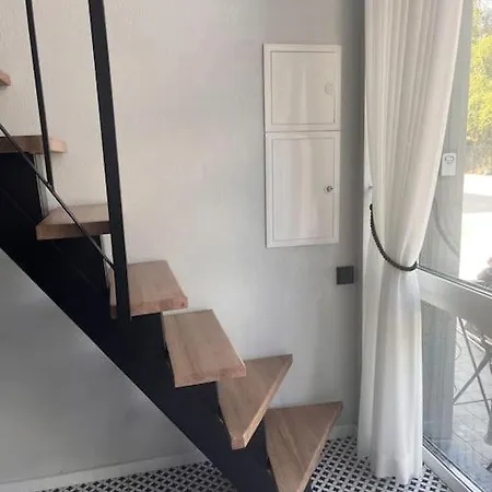 شقة Black And White Loft *