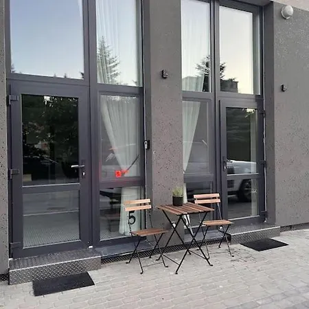 Black And White Loft شقة